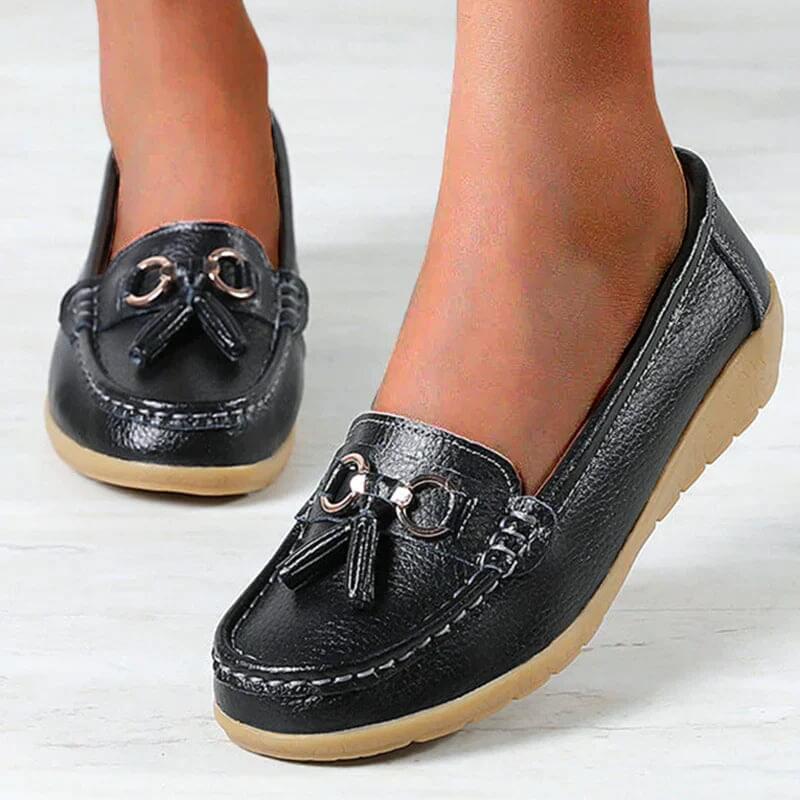 Mocasines de cuero para mujer - calzado plano con borlas - caminar