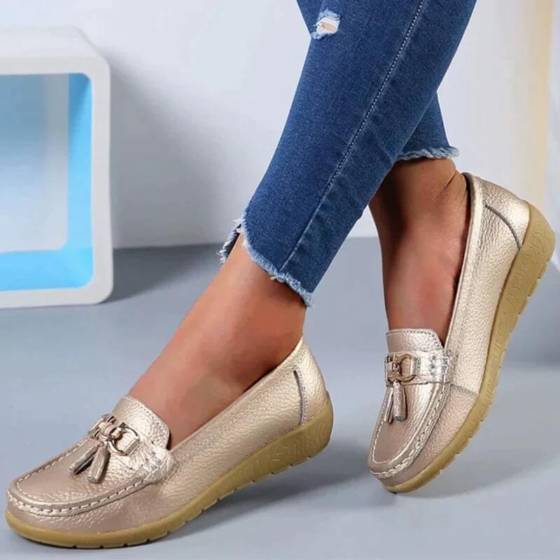 Mocassins en cuir pour femme - chaussures plates avec pompons - marche