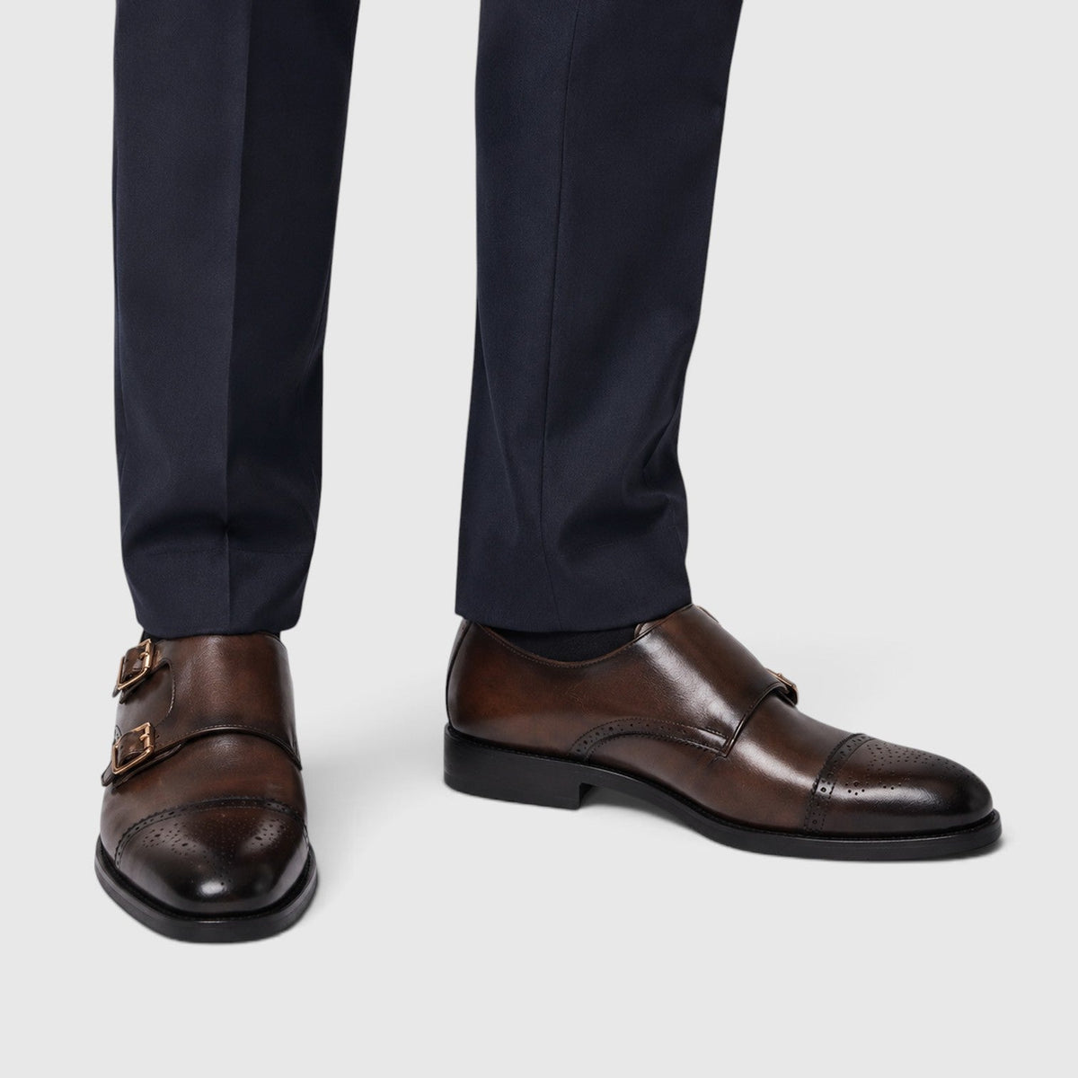 Scarpe eleganti da uomo con doppia fibbia monk e punta affusolata