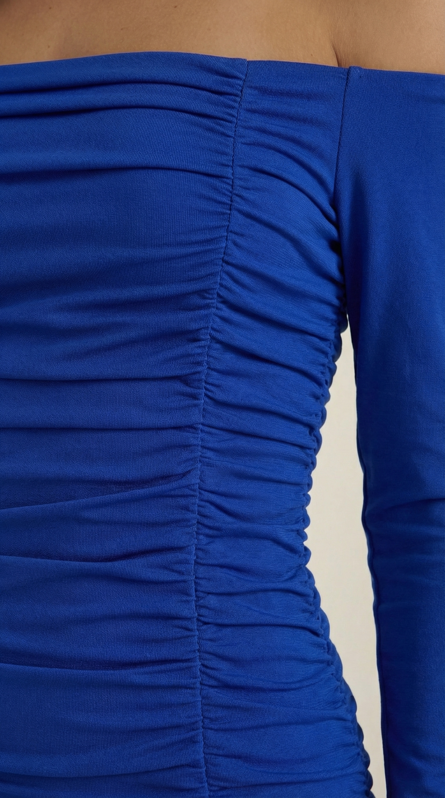 Vestido Ajustado de Hombros Descubiertos con Manga Larga y Plisado para Mujer