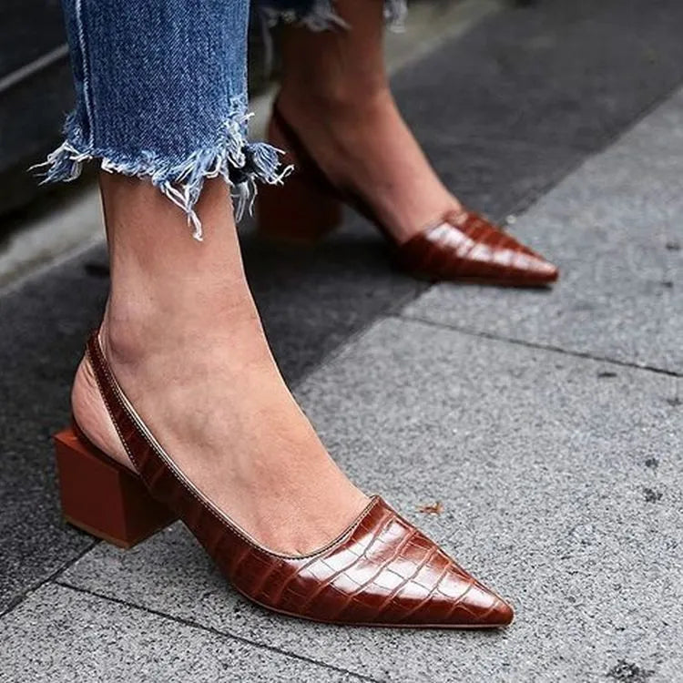 Zapatos de tacón bajo para mujer - diseño destalonado con punta fina - oficina